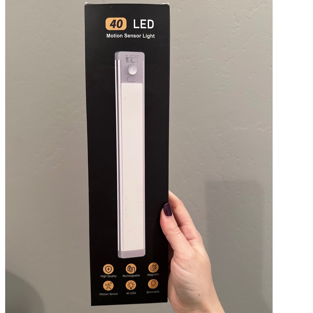 New‎ in Box 40 LED Motion Sensor Light Magnetic Rechargable Dimmable